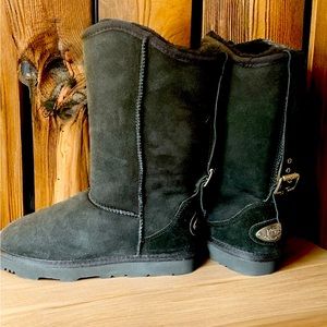 NWOT Kingdom of Sheepskin Women’s Boots Size 8